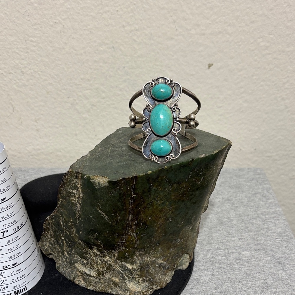 Turquoise and Silver Women's Bracelet